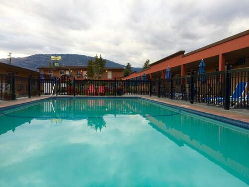 Внешний вид отеля Sahara Courtyard Inn в Осойосе, фото 1