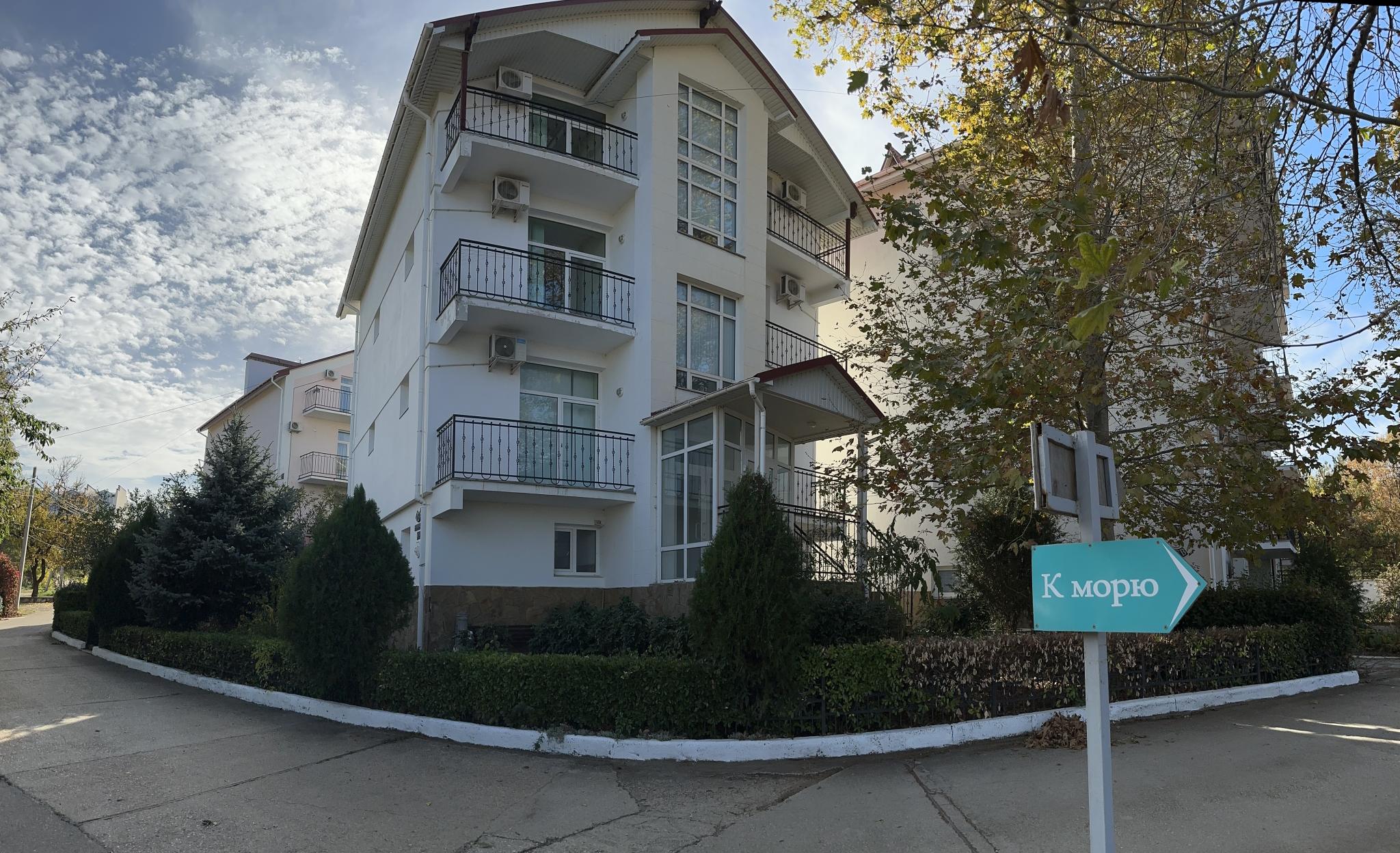 Фото Лев, корпус Катрин