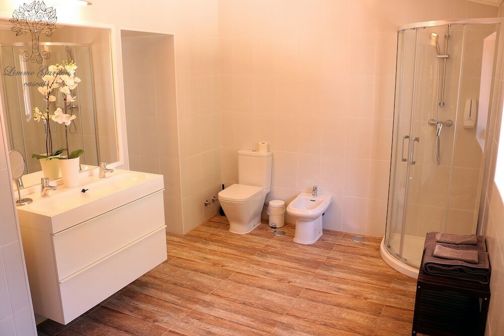 Фото Limmo Garden Guest House