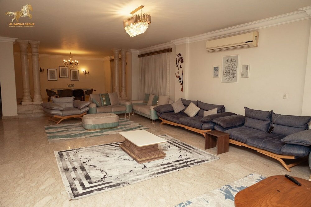 Фото Villa In Deplomaseen District