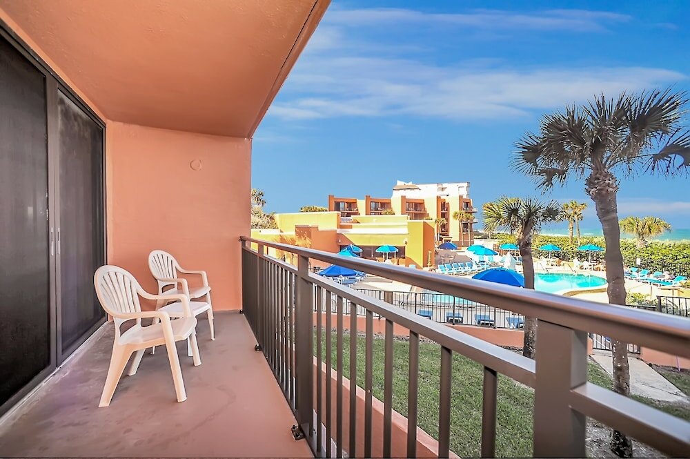 Фото Oceanique Resort by Capital Vacations