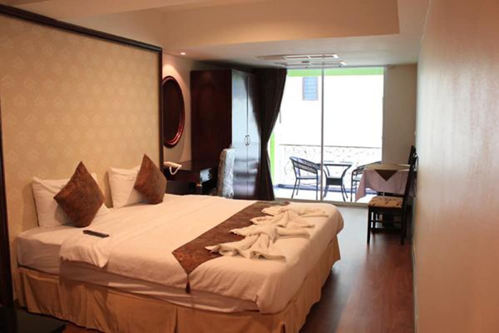 Фото Maleez Lodge Hotel and Restaurant