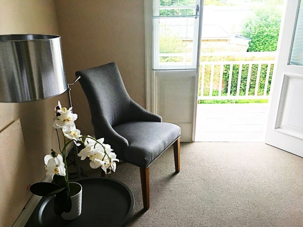 Фото No. 10 Caledon Street Guest House