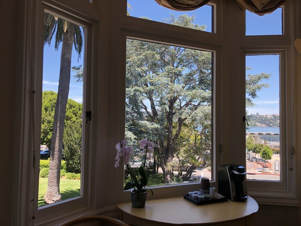 Фото Hotel Sausalito