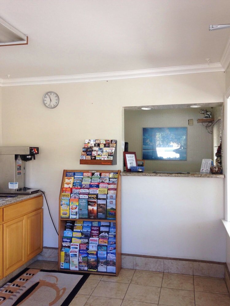 Фото Rockview Inn and Suites