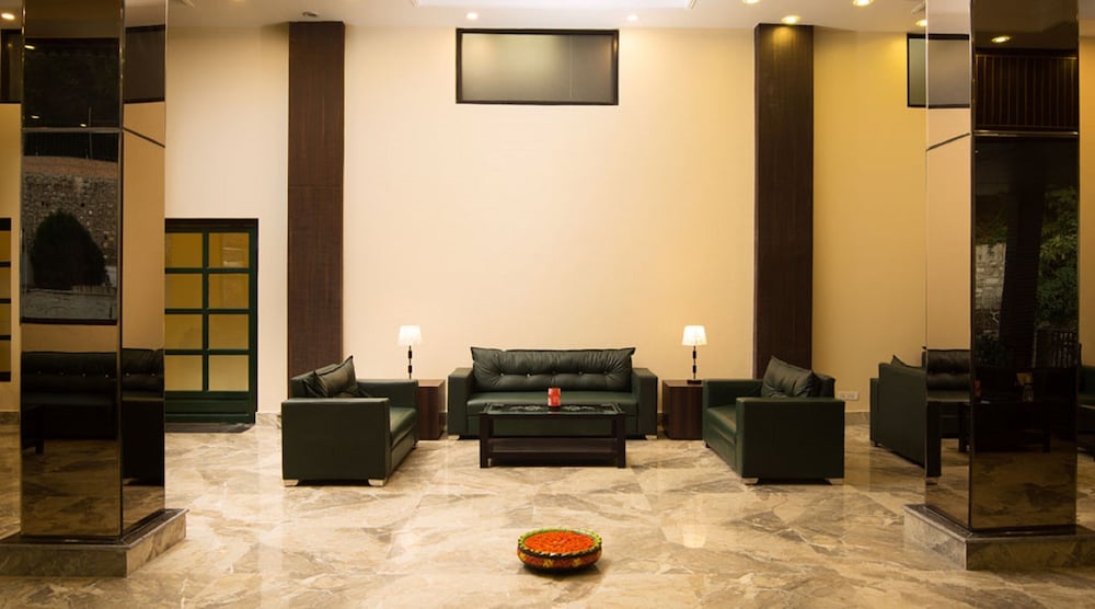 Фото Sterling Nainital