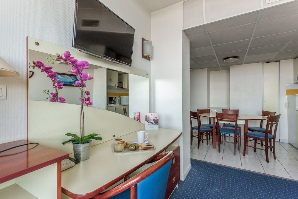 Фото Appart'City Bordeaux Centre