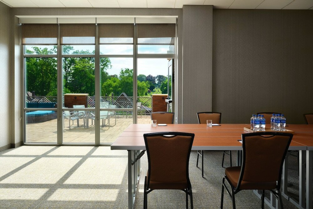 Фото Springhill Suites by Marriott Pittsburgh Mt. Lebanon