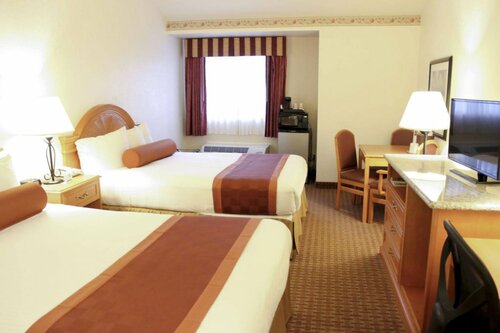 Внешний вид отеля Mason Beach Inn в Санта-Барбаре, фото 4