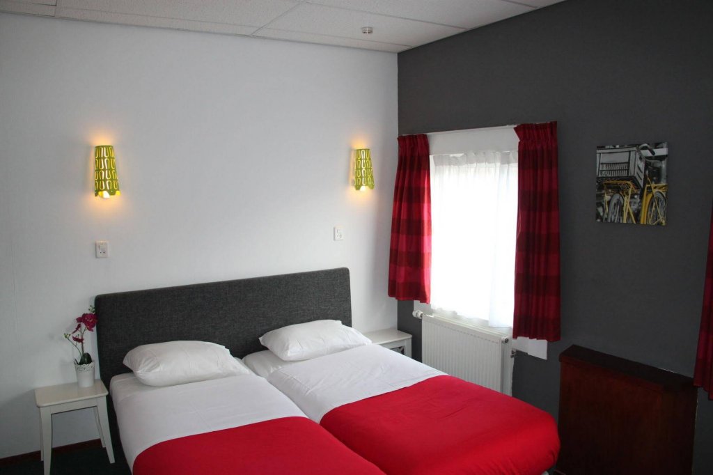 Фото Hotel Oorsprongpark