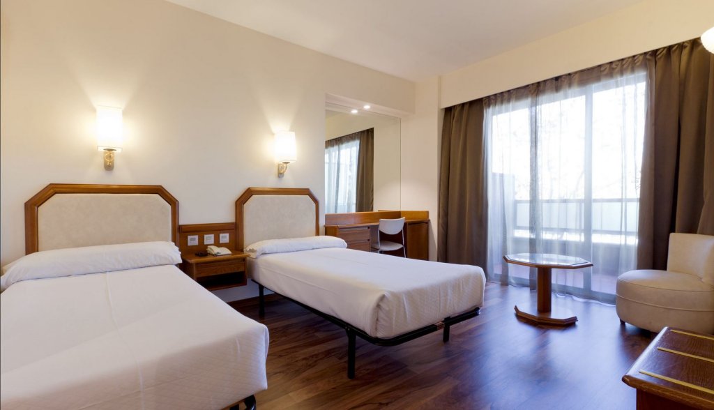 Фото Senator Barajas Hotel