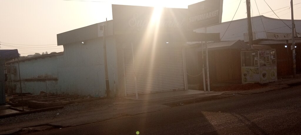 Supermarket Green Swans, Accra, photo