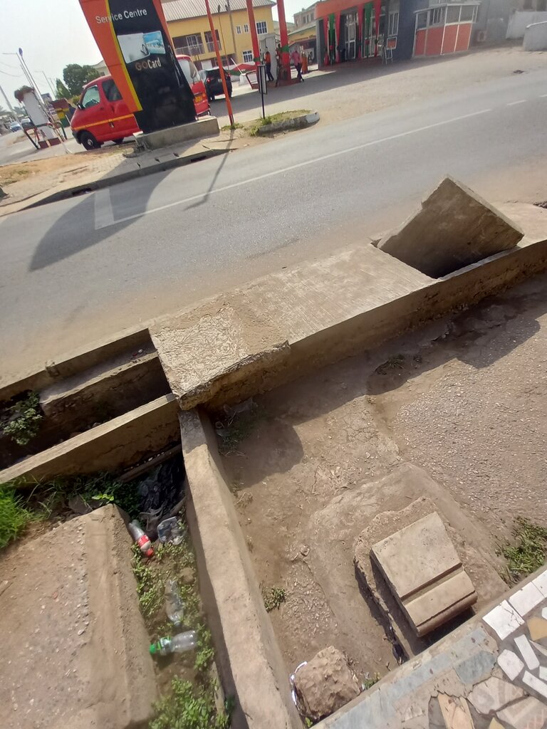 Gas station Goil Petrol Station, Accra, photo