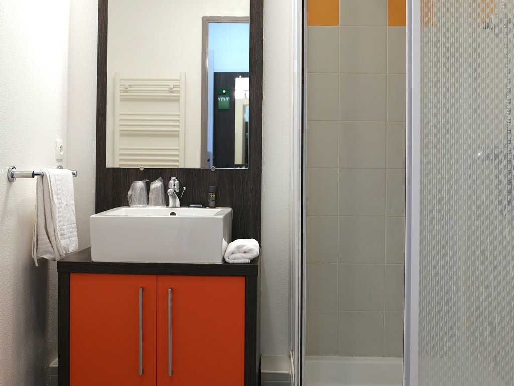 Фото Adonis Paris Sud