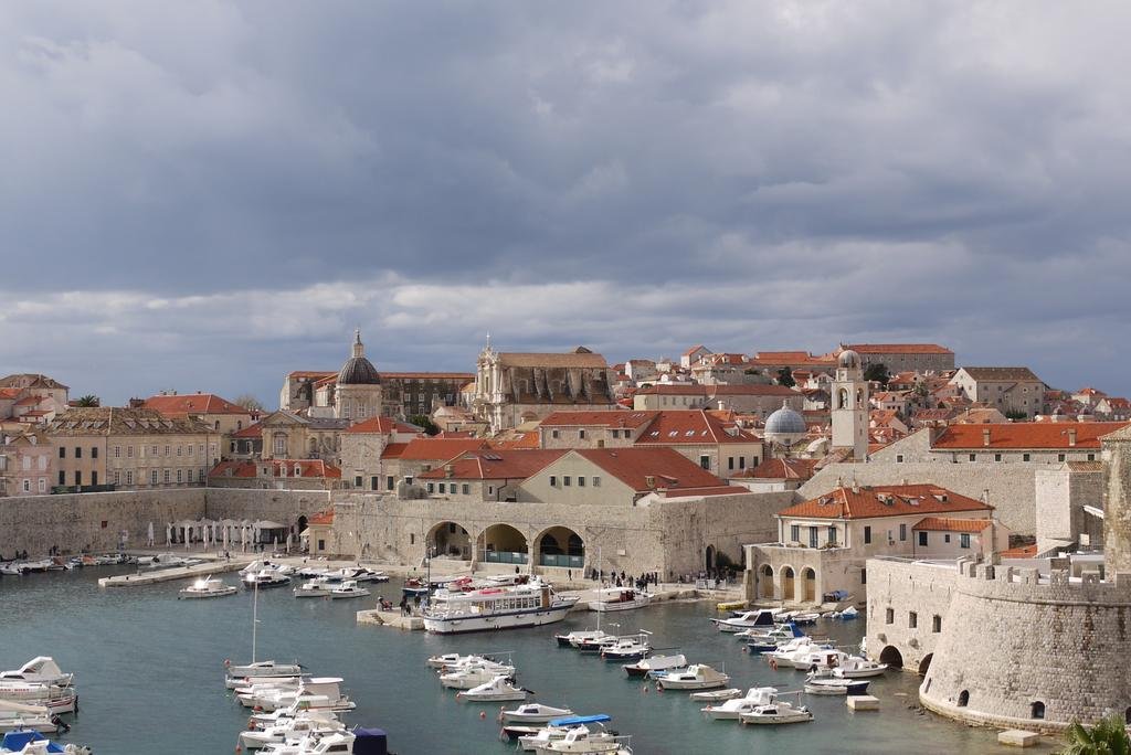 Фото Old Town Baroque Palace Accommodation