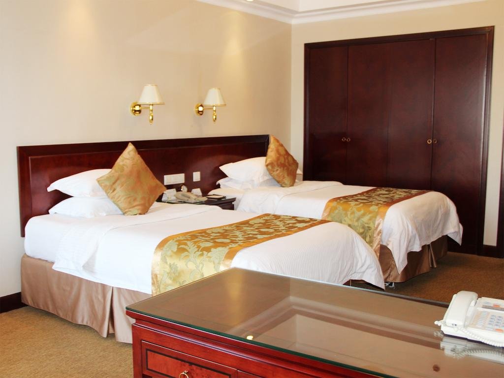 Фото Oriental Riverside Hotel Shanghai (Shanghai International Convention Center)