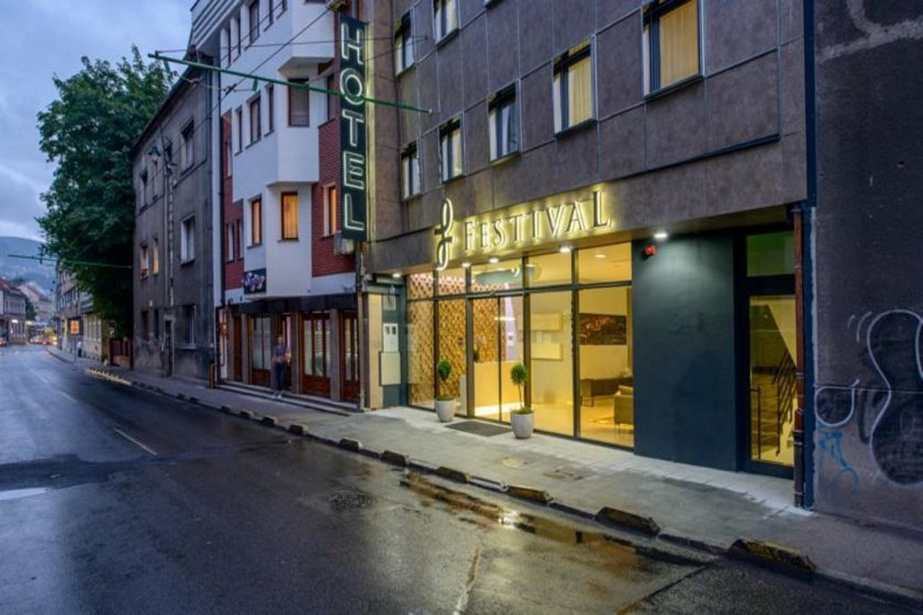 Фото отеля 1