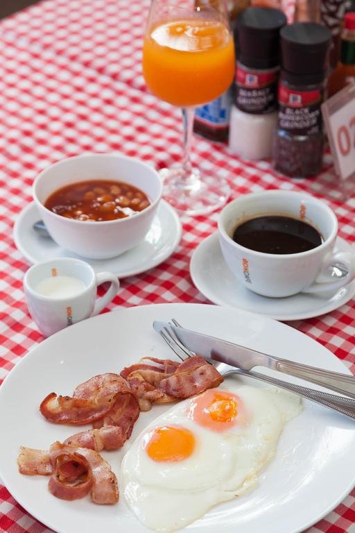 Фото The Patong Center Hotel