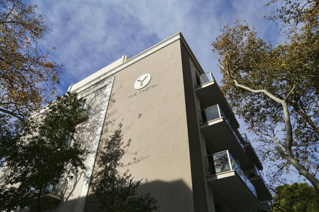 Фото The Y Hotel