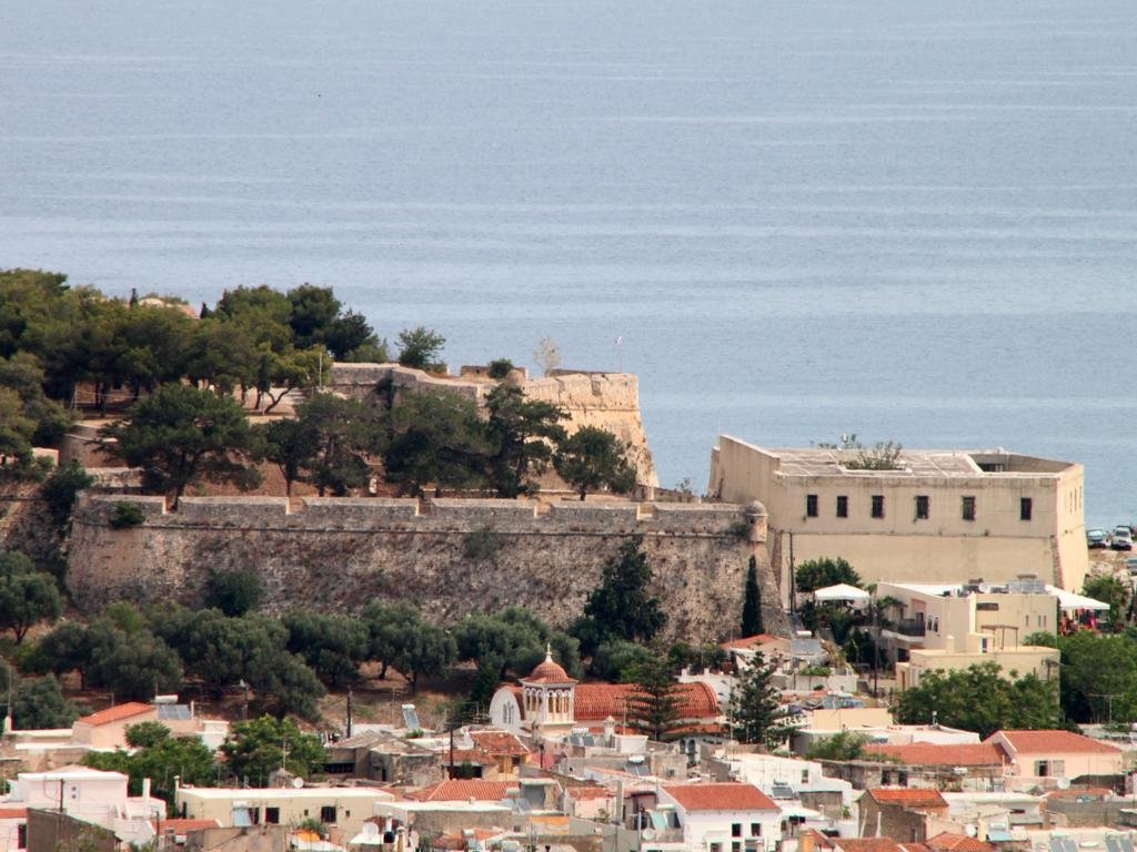 Фото Elina Hotel Apartments