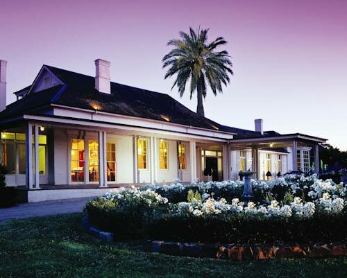Гостиница Chateau Yering Historic House Hotel