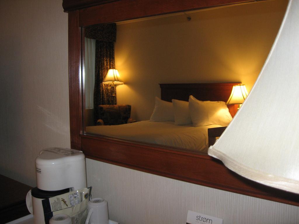 Фото Hotel Chrome Montreal Centre-Ville