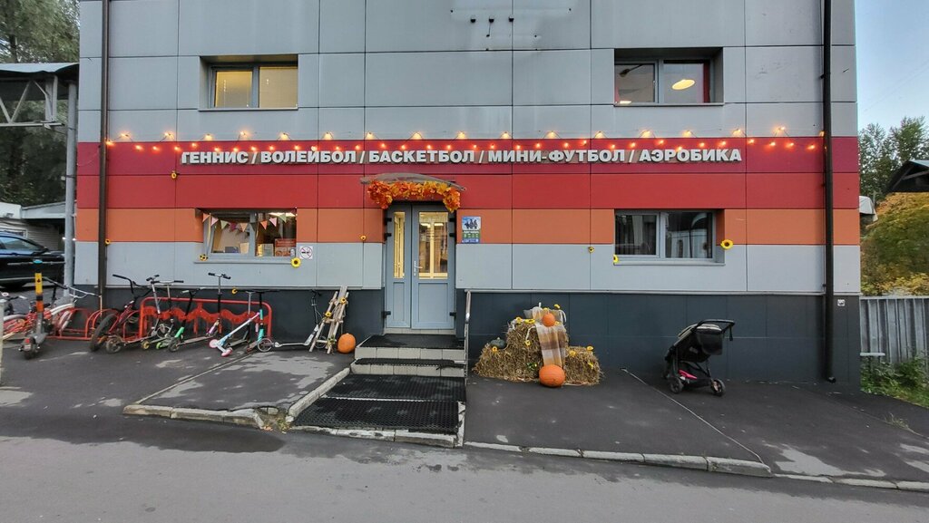 Продается отапливаемый кирпичный гаражный бокс 16 кв м в ГСК "Десна-31" располож