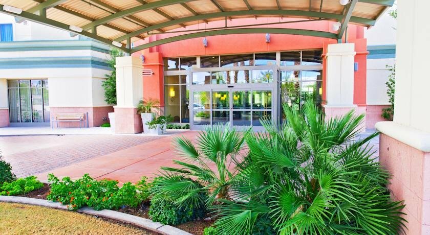 Фото Holiday Inn Hotel & Suites Phoenix Airport, an Ihg Hotel