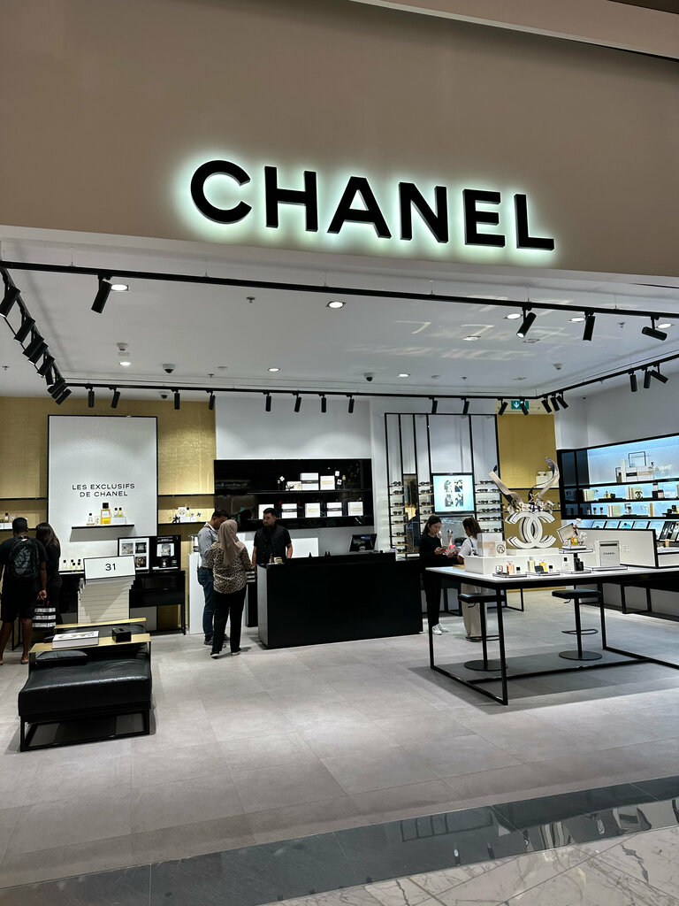 Perfume and cosmetics shop CHANEL Fragrance & Beauty, Dubai, photo