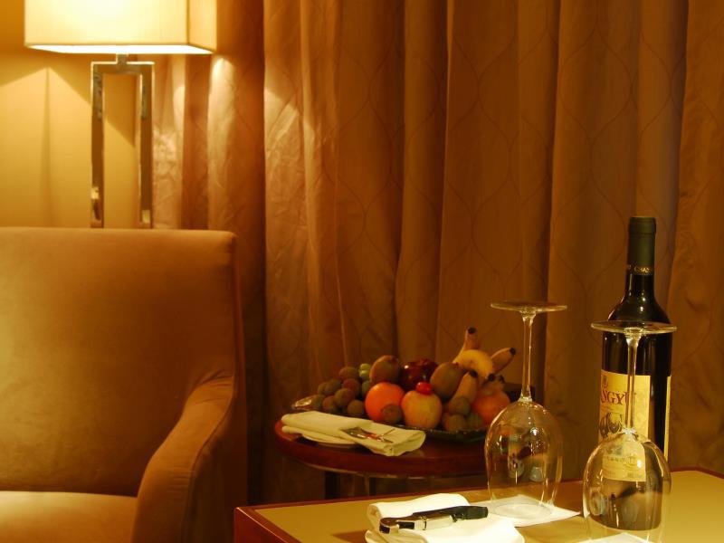 Фото Haiwaihai Crown Hotel Hangzhou