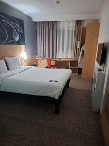 Ibis Krasnodar Center (ulitsa Volodi Golovatogo, 306), hotel