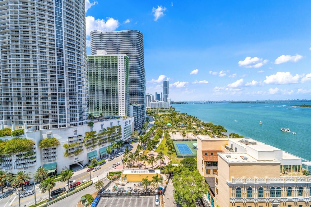 Фото Bayfront Gem With Balcony and Pool