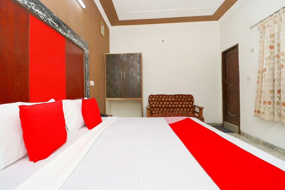 Фото Oyo 37663 Hotel Royal Palace