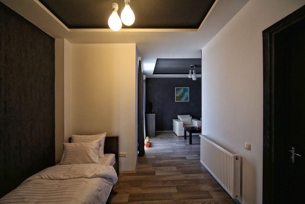 Фото Continental Hotel