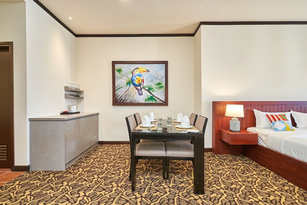 Фото Oyo Home 89378 The Platinum Suites