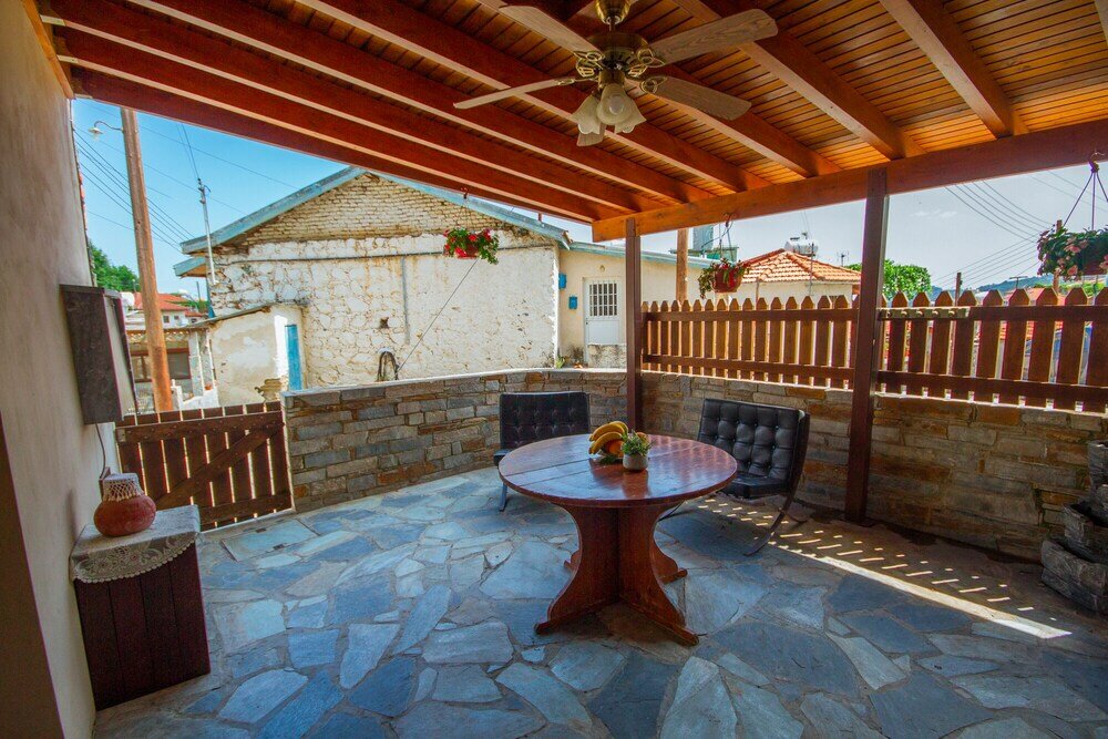 Фото Aethra Cottage