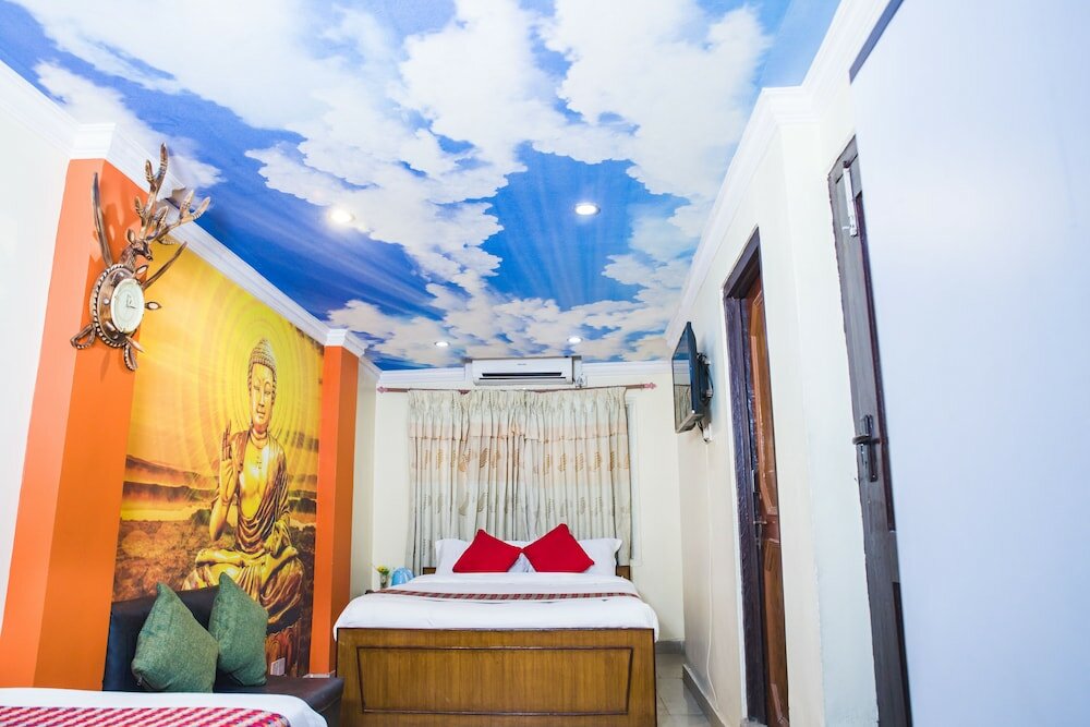 Фото Hotel Four Eyes