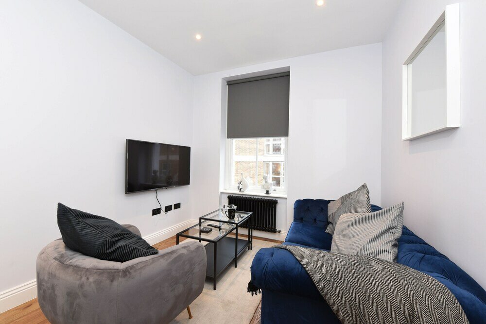 Фото Stylish & Spacious Deluxe Apartments near Victoria Station