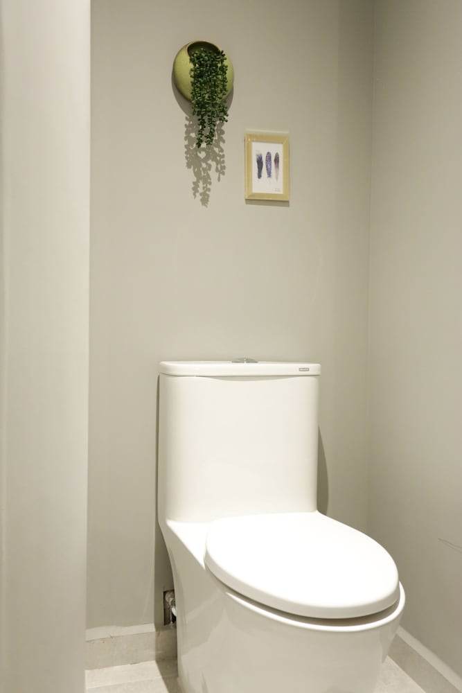 Фото The Yellow Capsule