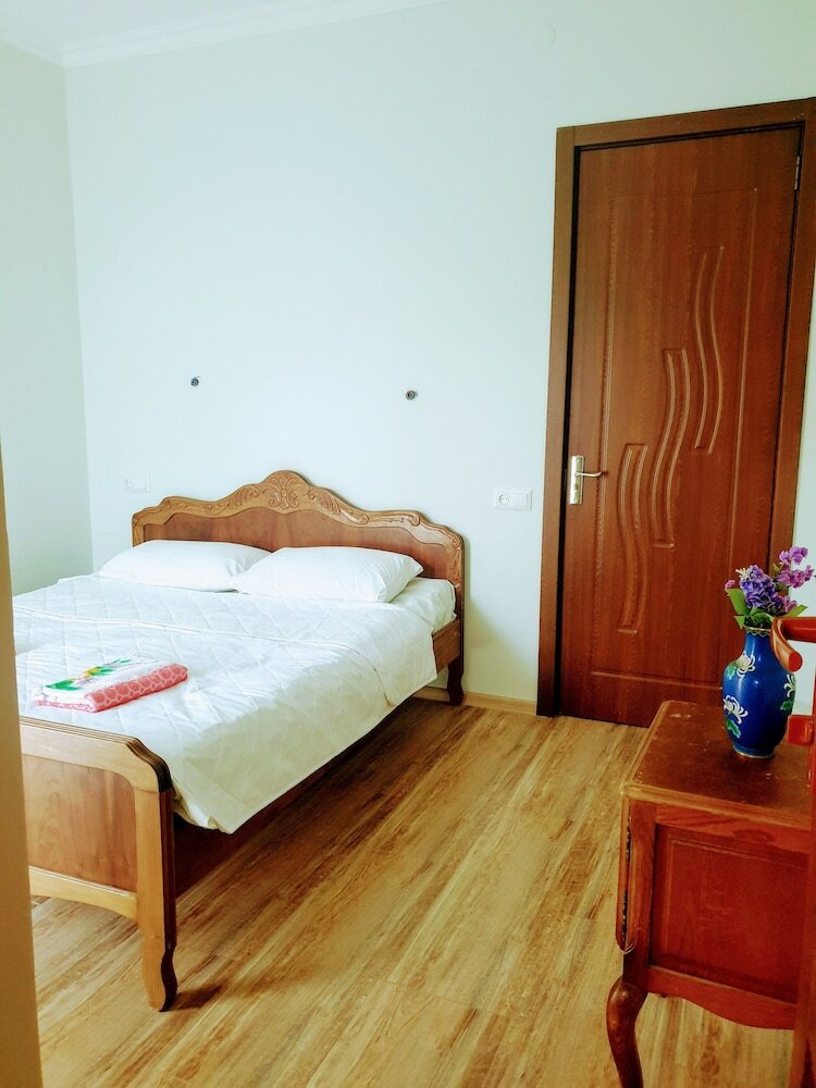 Фото Four seasons in Kutaisi