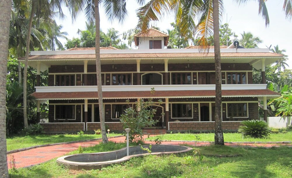 Фото M R Beach & Cottages