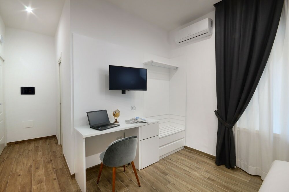 Фото Napoliseason Rooms and Breakfast