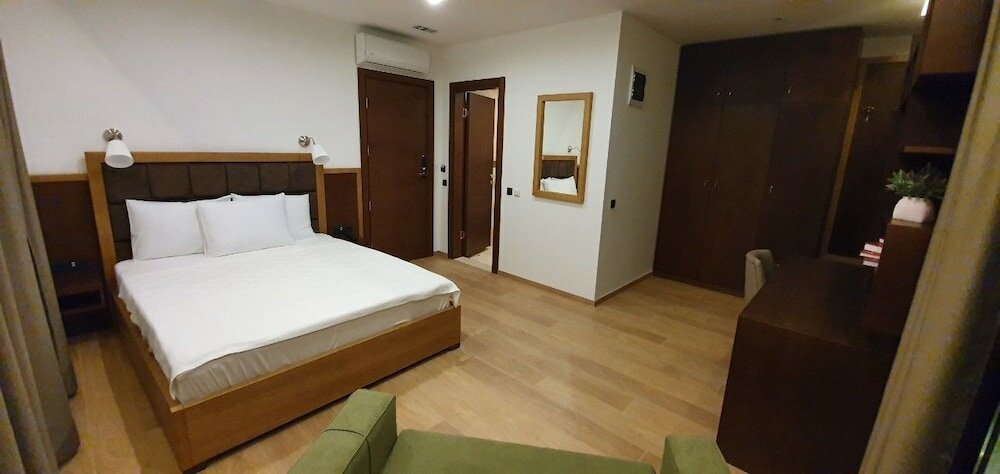 Фото Hotel Plaza Lucice