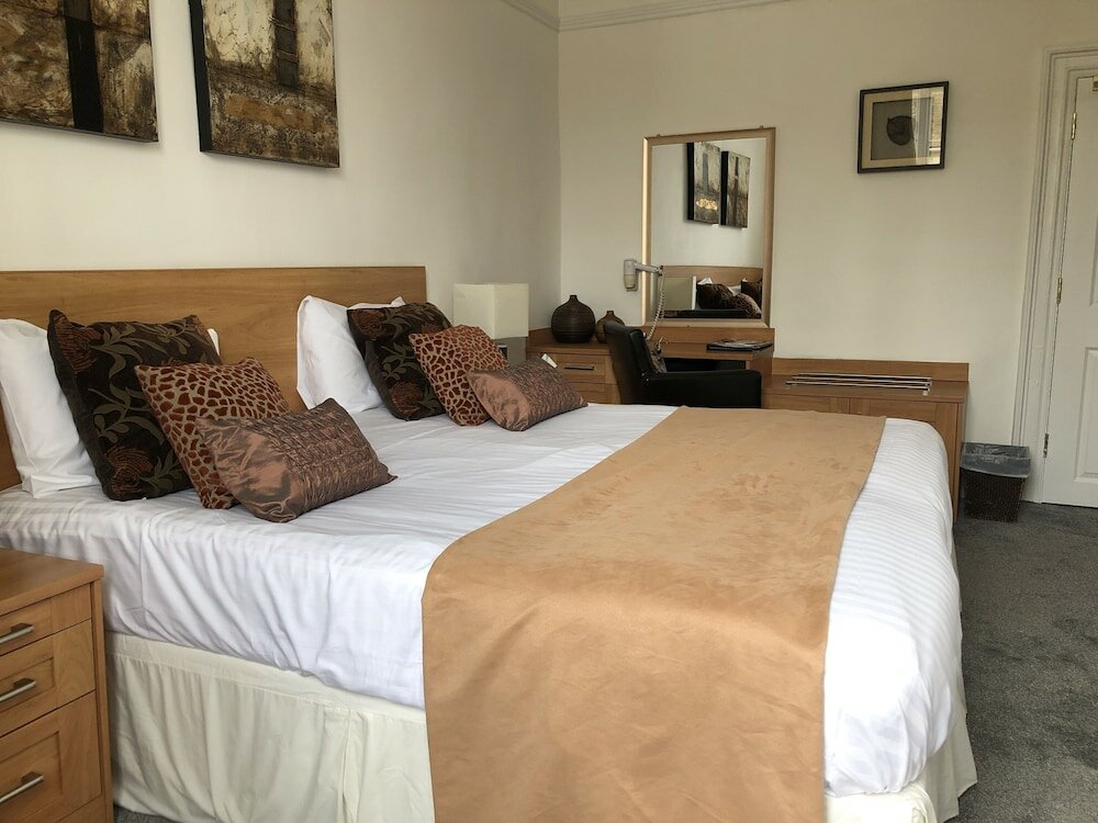 Фото The Deeping Stage