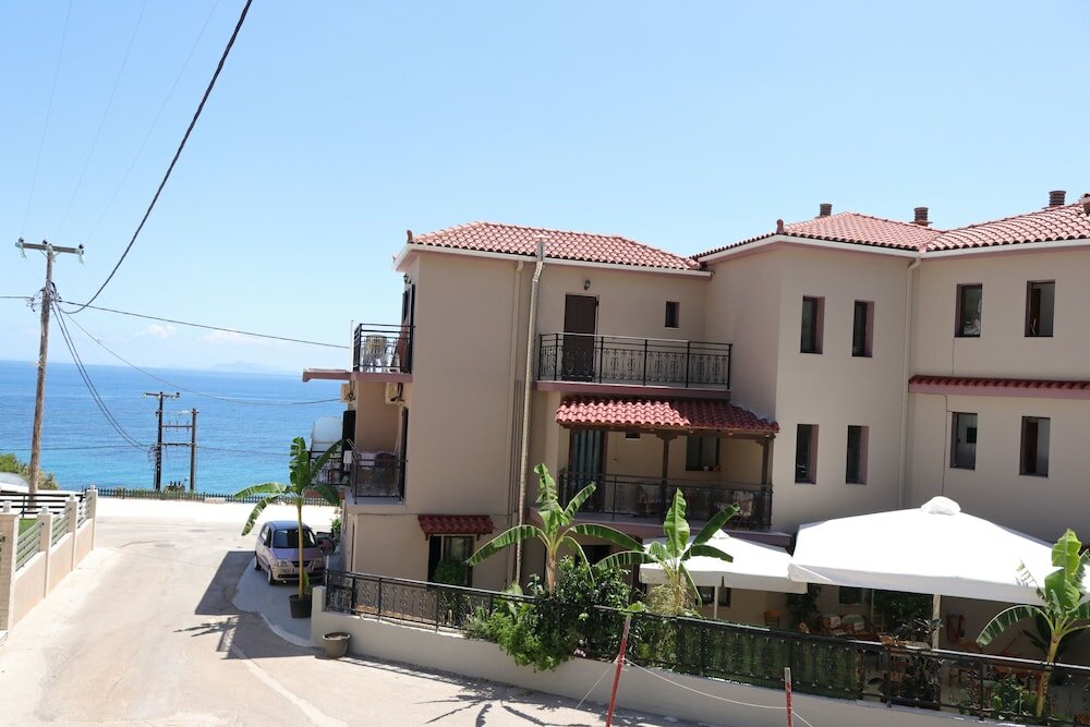 Фото отеля 2