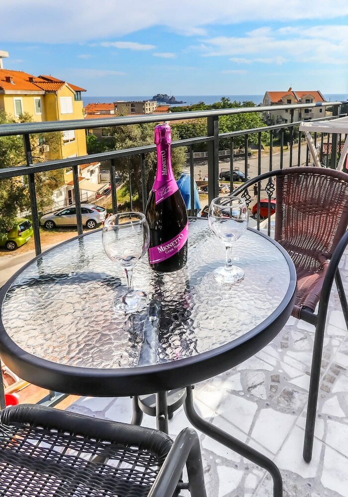 Фото Jovan Apartments