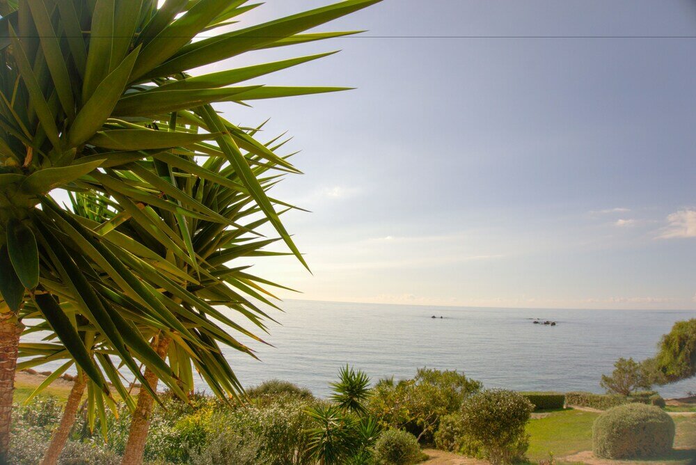 Фото Beachfront Azura Sunrise