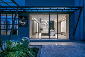 отель Lavris City Suites