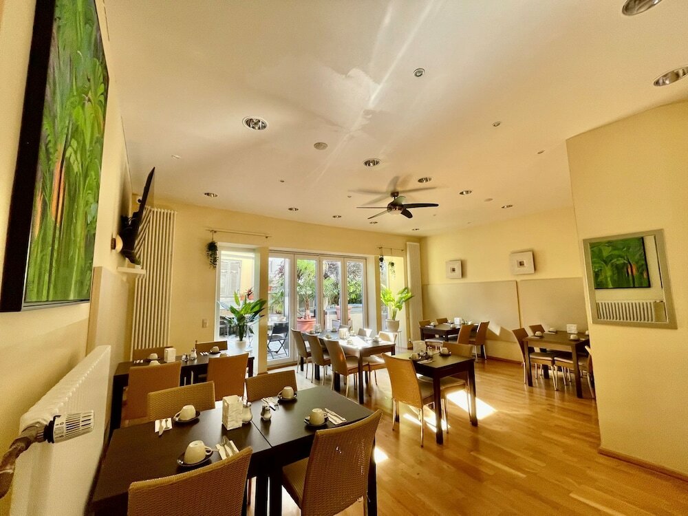 Фото Hotel Central