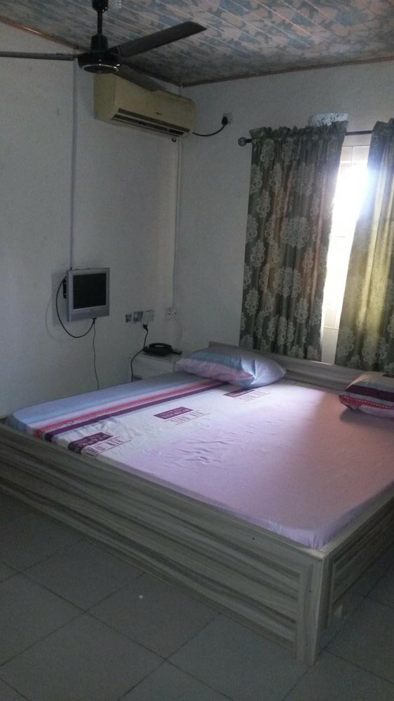 Фото Kings Crown Hotel